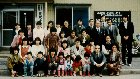 1985教会前で記念写真